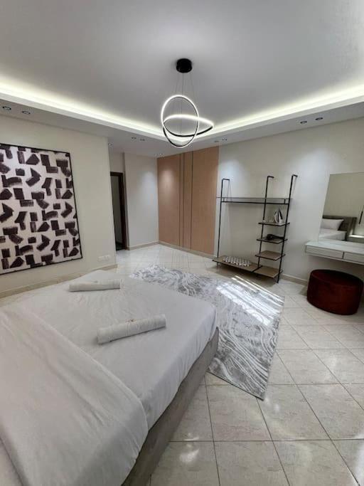Signature Serene Modern